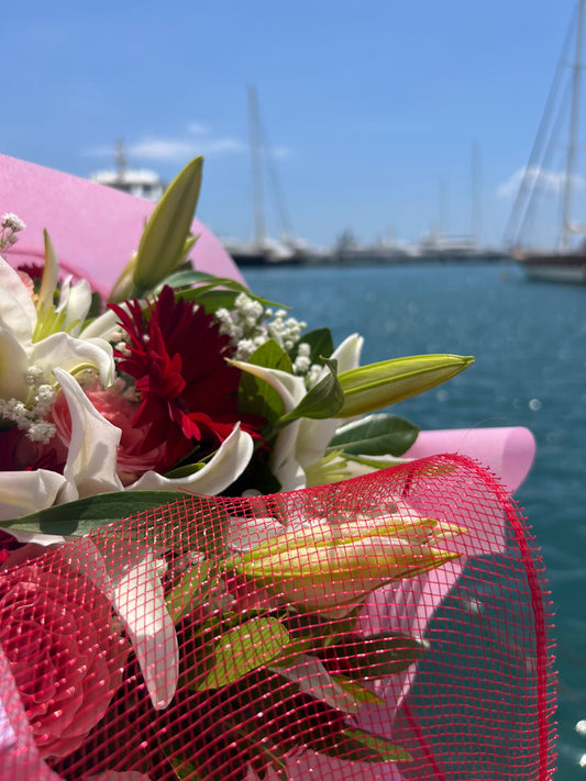 https://flowershopping.gr/collections/our-favorites