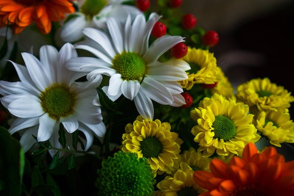Can i send flowers to greece? - Flowershopping.gr